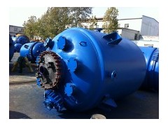 搪玻璃反應釜與不銹鋼反應釜的區別