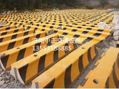 濟南小區(qū)水泥隔離墩批發(fā)-物業(yè)水泥隔離墩價格