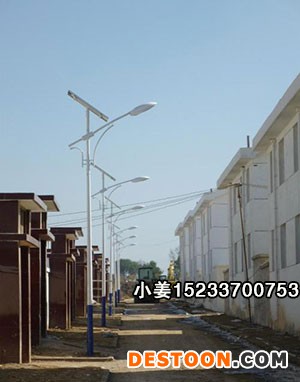 長治5米路燈桿廠家,農村6米太陽能路燈價格