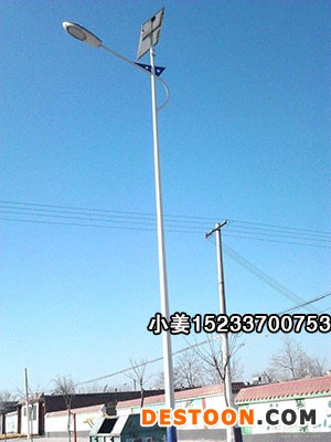 長治5米路燈桿廠家,農村6米太陽能路燈價格