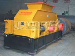 雙輥破碎機受到用戶的熱切關注smq483