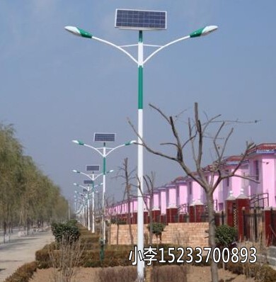 雙燈頭太陽(yáng)能路燈