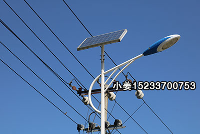 呼和浩特路燈桿報價,5米6米太陽能路燈怎么賣